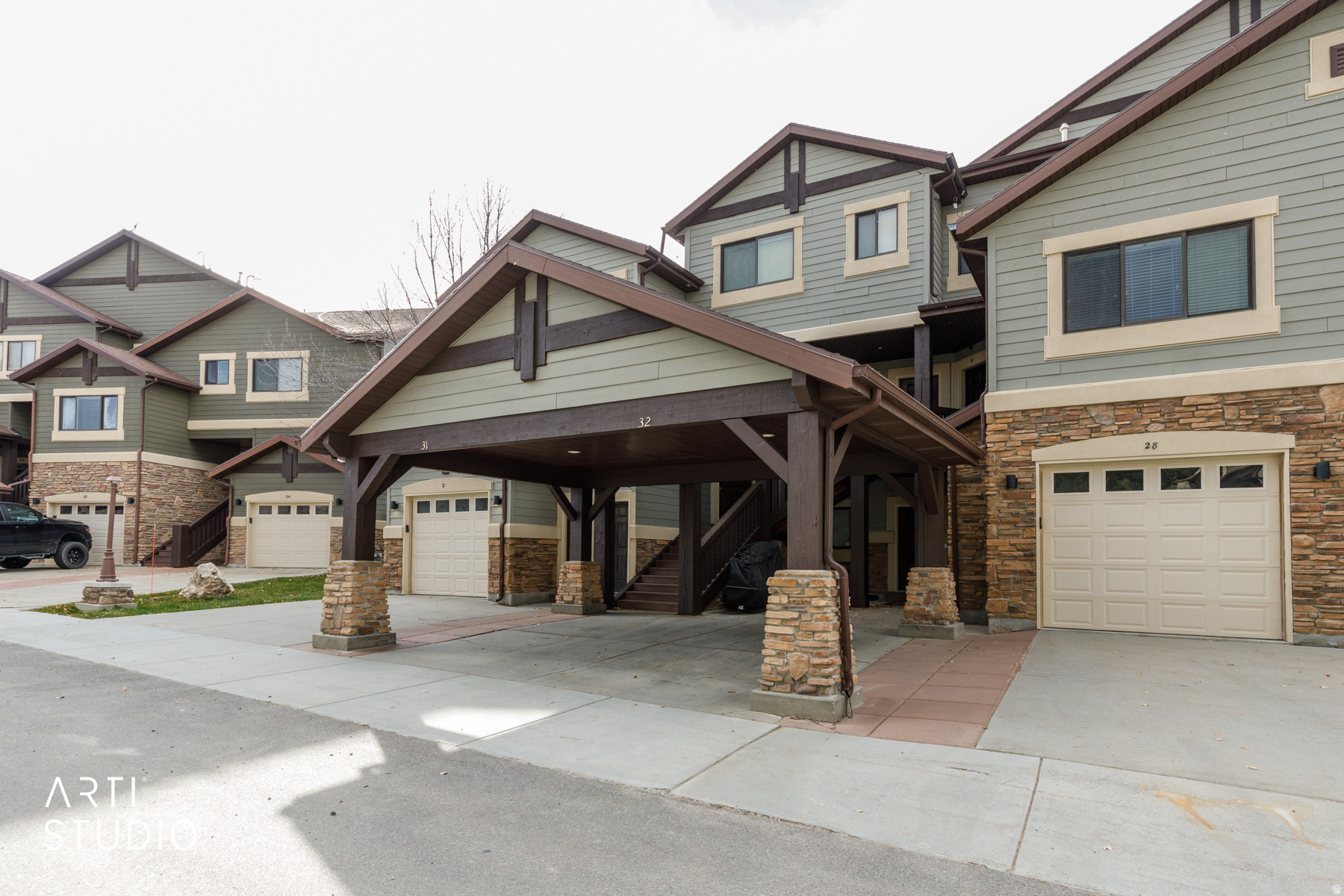 LAKESIDE VILLAGE - Residential