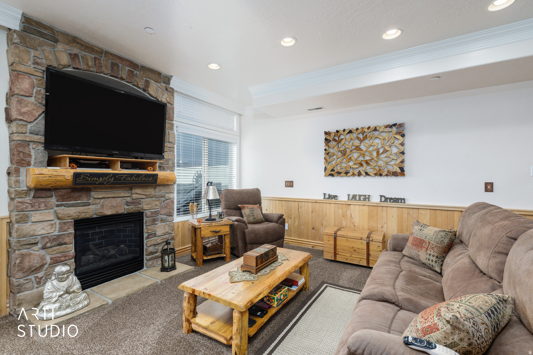 LAKESIDE VILLAGE - Residential