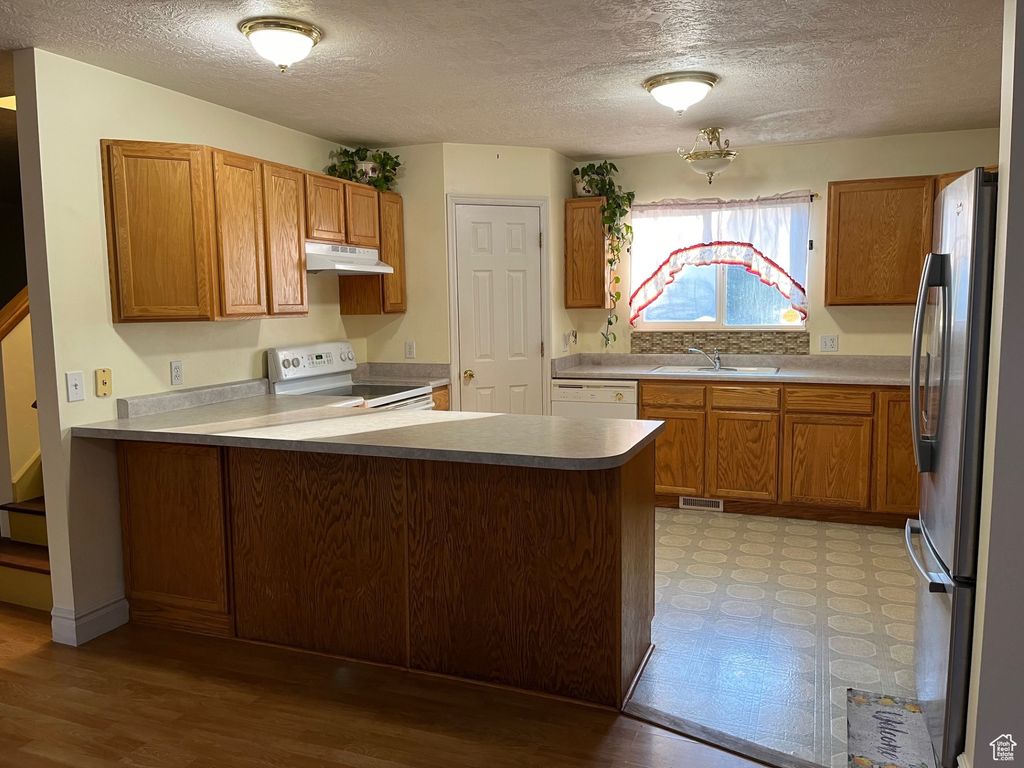 Photo of 632 W 200 N, Salt Lake City, UT 84116 (MLS # 2090627)