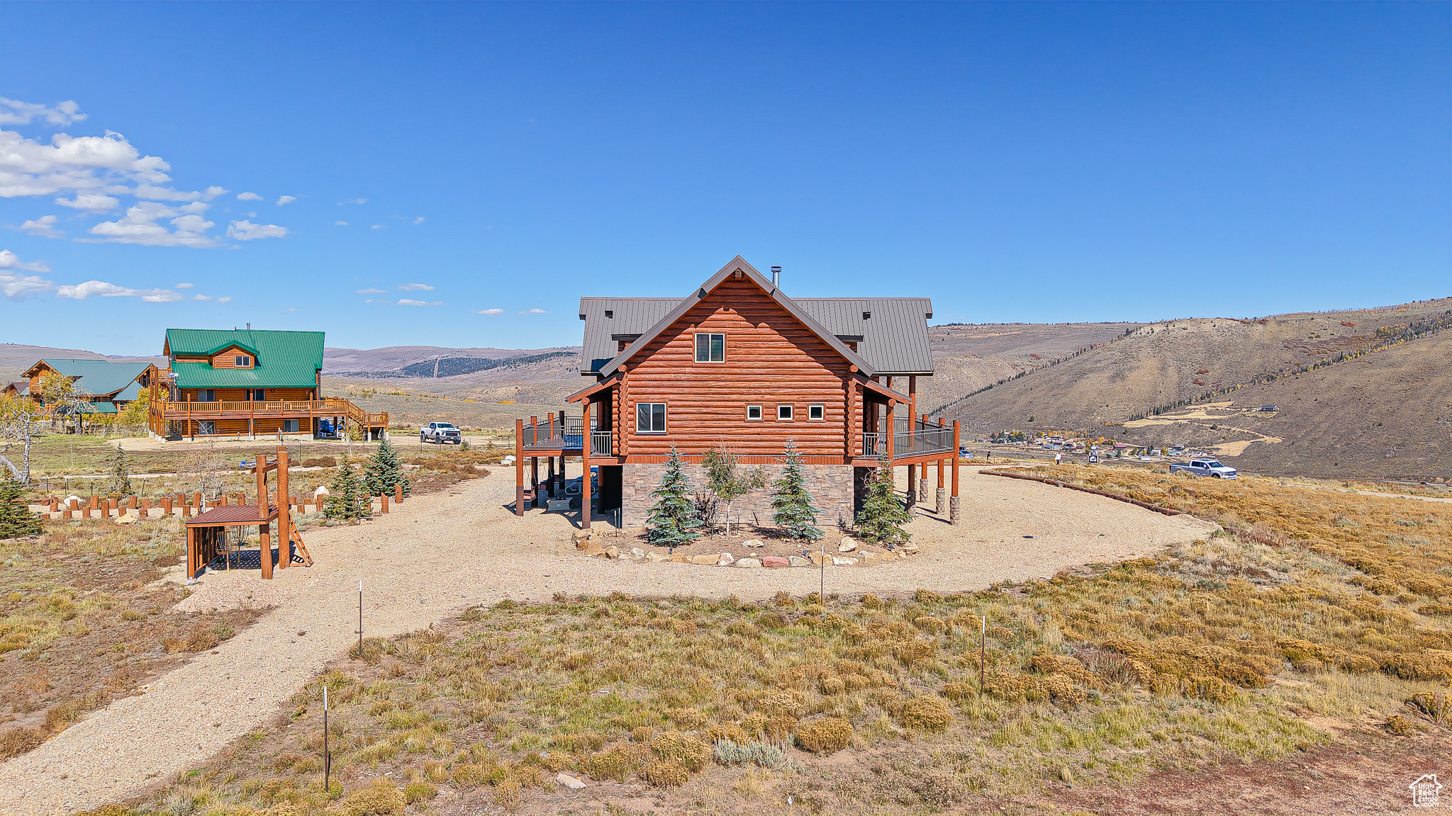 ASPEN COVE - Residential