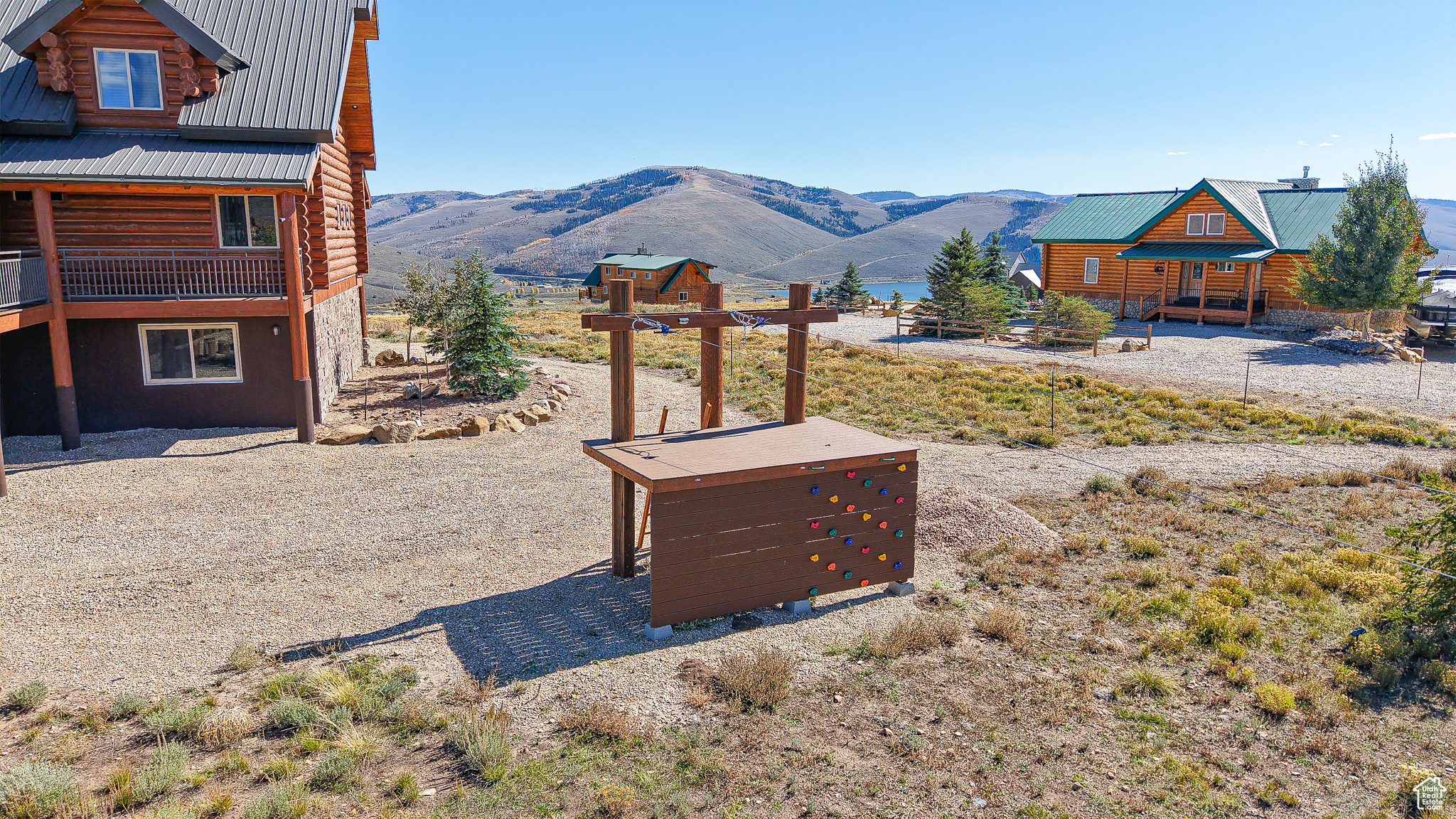 ASPEN COVE - Residential