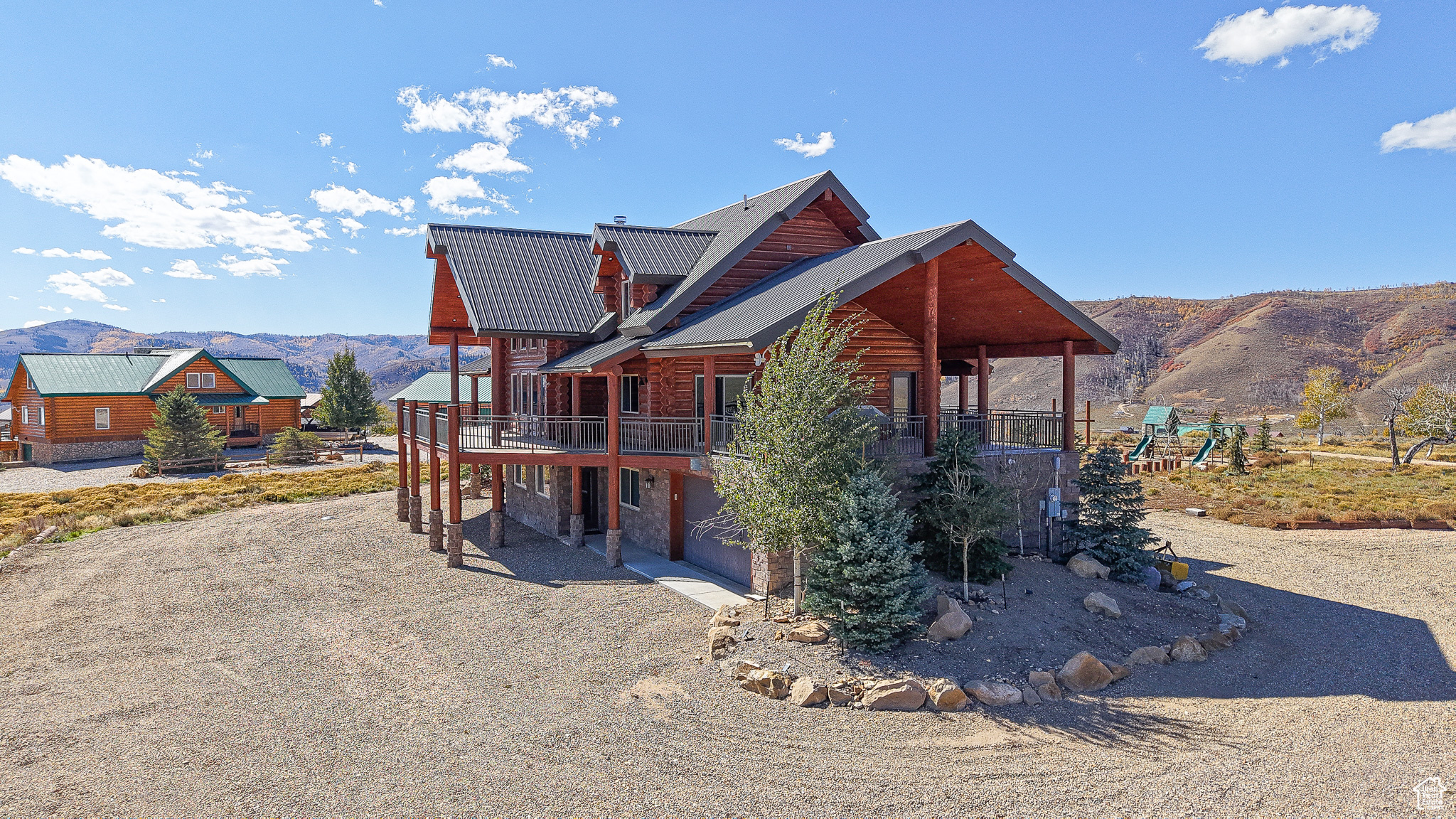 ASPEN COVE - Residential