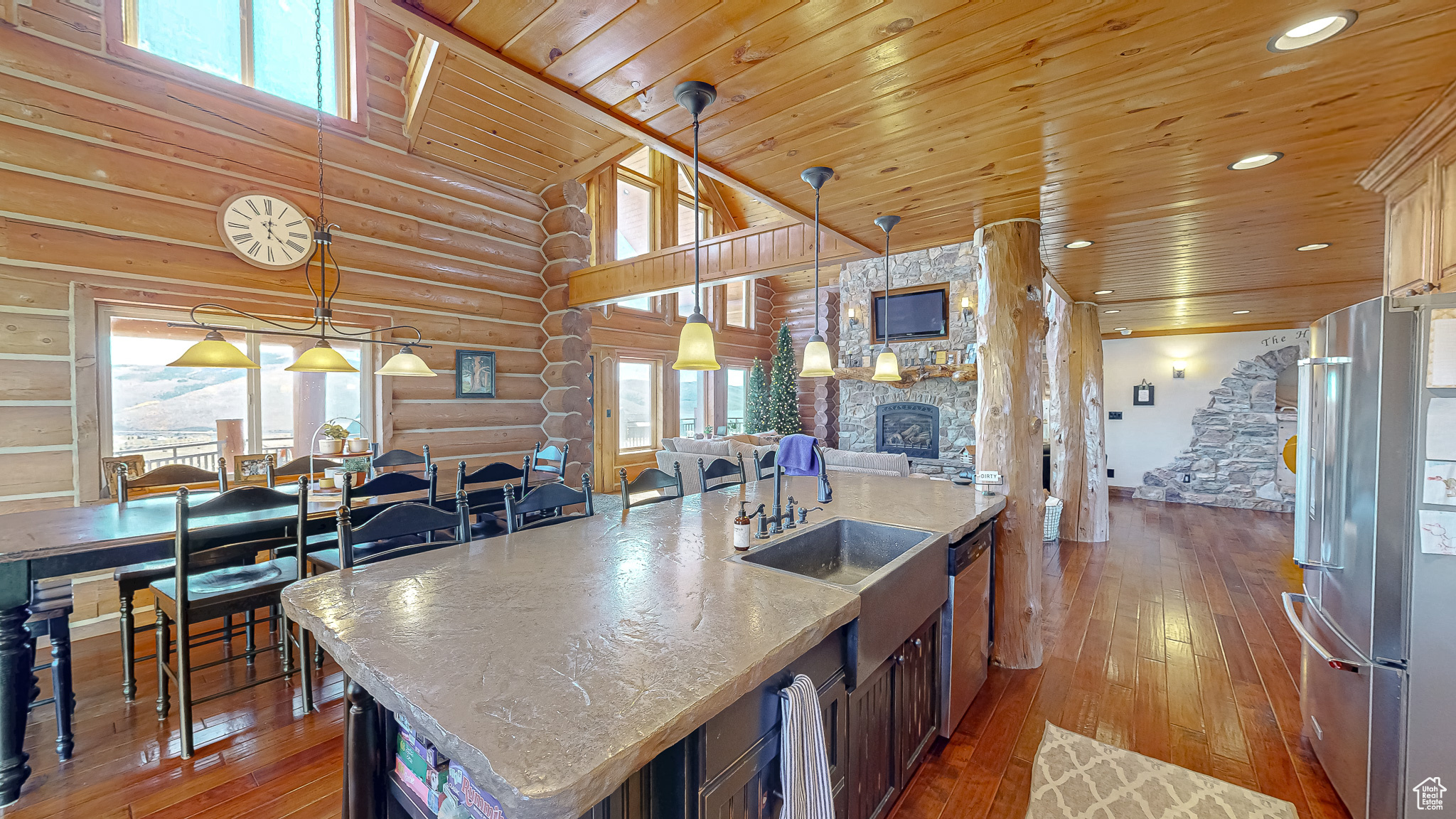 ASPEN COVE - Residential