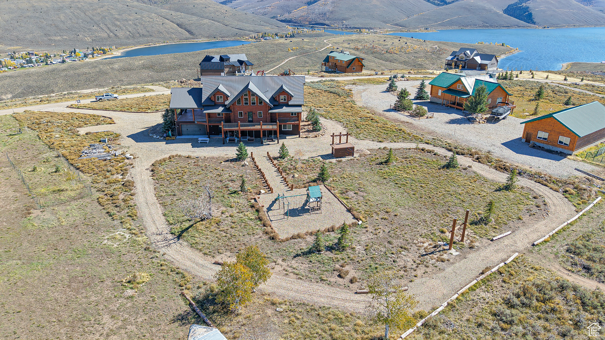 ASPEN COVE - Residential