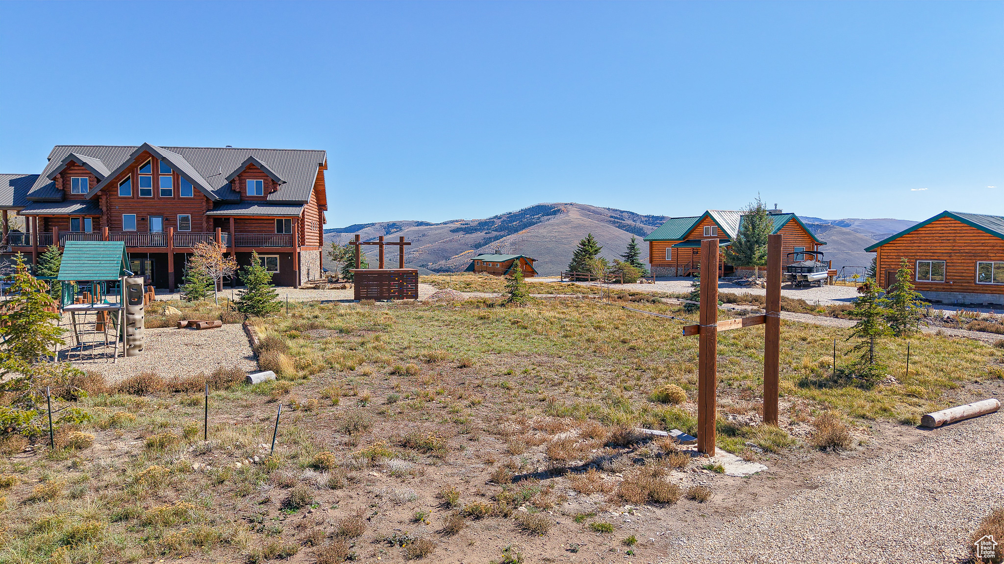 ASPEN COVE - Residential