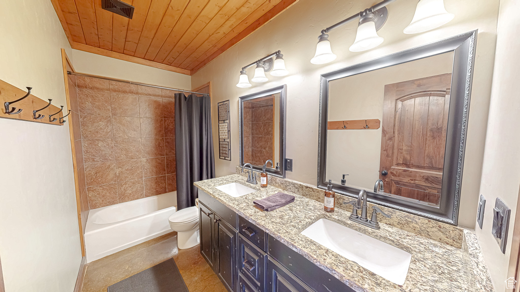 ASPEN COVE - Residential