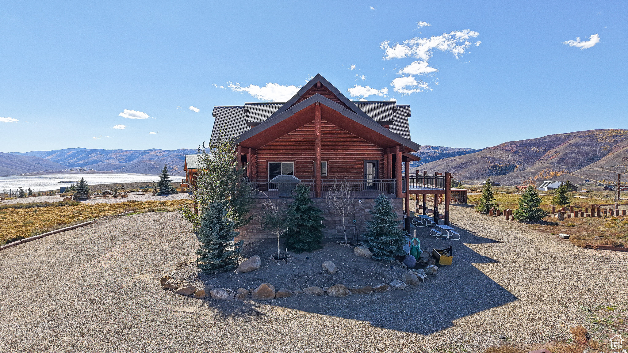 ASPEN COVE - Residential