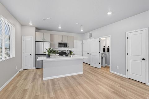 Tiny photo for 71 N VERANDA CT, Saratoga Springs, UT 84045 (MLS # 2153499)