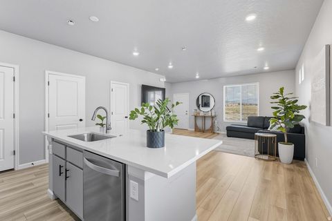 Tiny photo for 71 N VERANDA CT, Saratoga Springs, UT 84045 (MLS # 2153499)