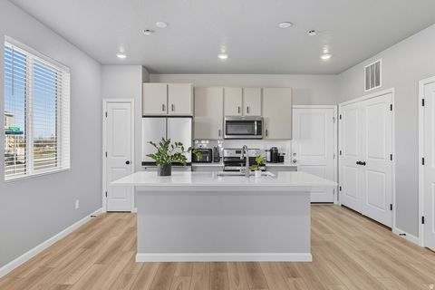 Tiny photo for 71 N VERANDA CT, Saratoga Springs, UT 84045 (MLS # 2153499)