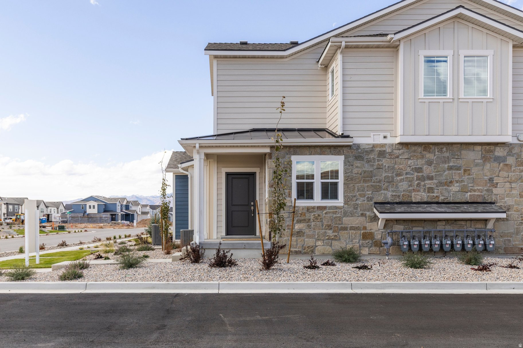 FRANCIS COMMONS - Residential