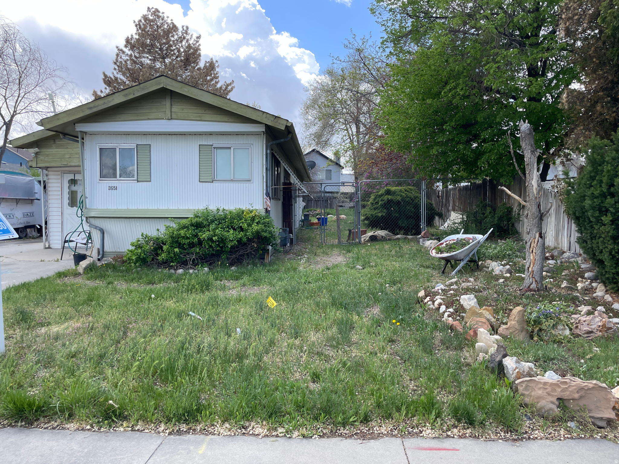 THE COUNTRY SQUIRE SUB #1 - Residential