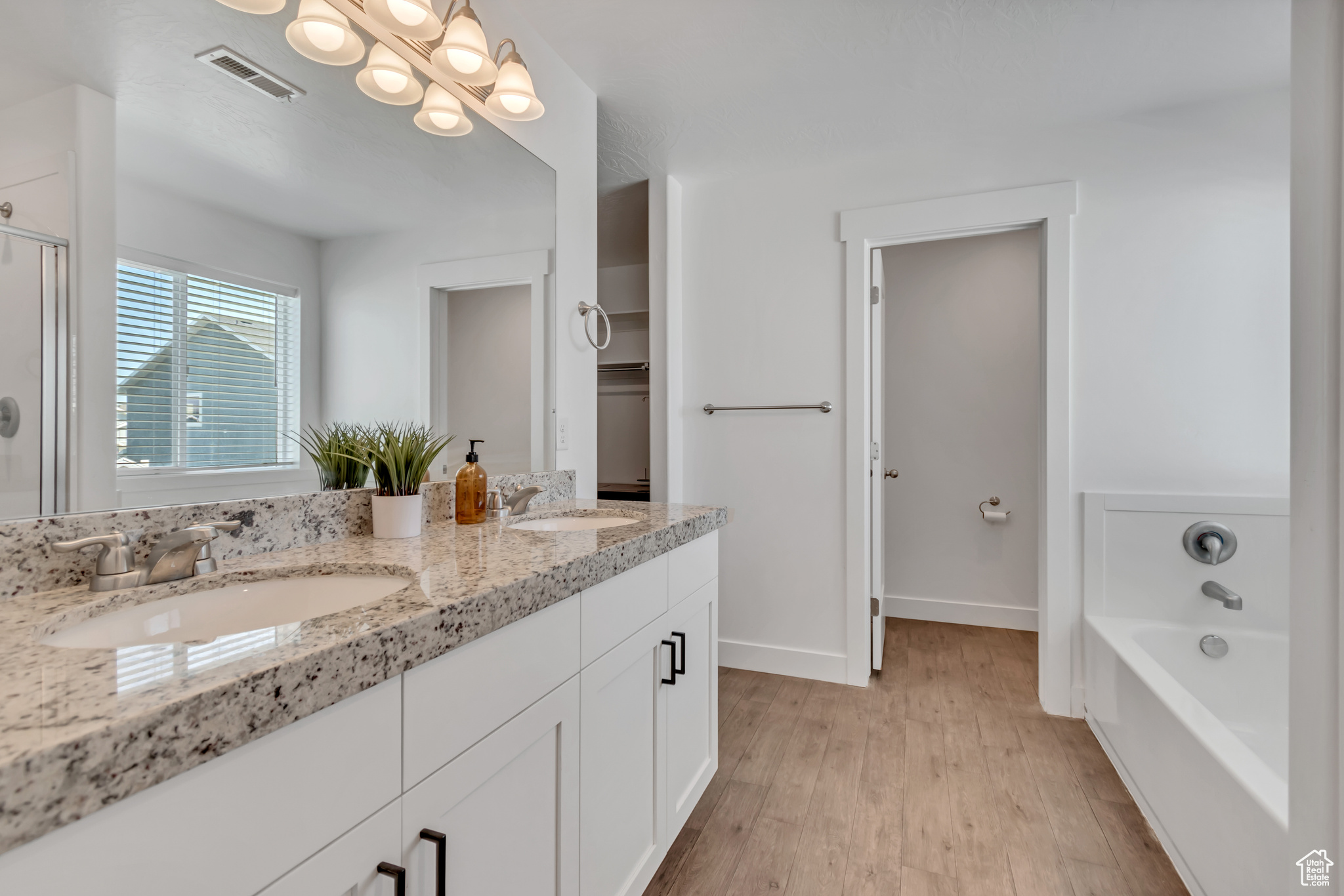 Eagle Mountain, Utah 84005, United States, 5 Bedrooms Bedrooms, ,4 BathroomsBathrooms,Residential,Active,169231