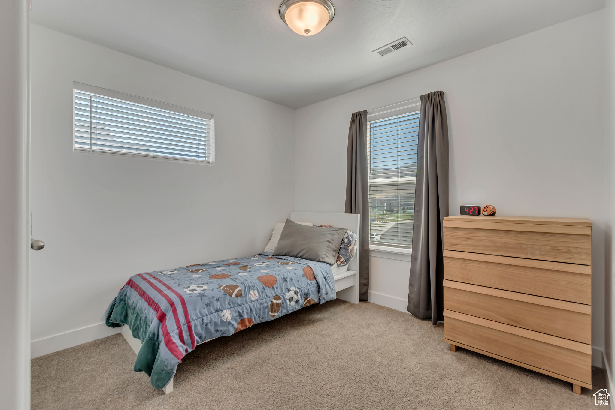 Eagle Mountain, Utah 84005, United States, 5 Bedrooms Bedrooms, ,4 BathroomsBathrooms,Residential,Active,169231