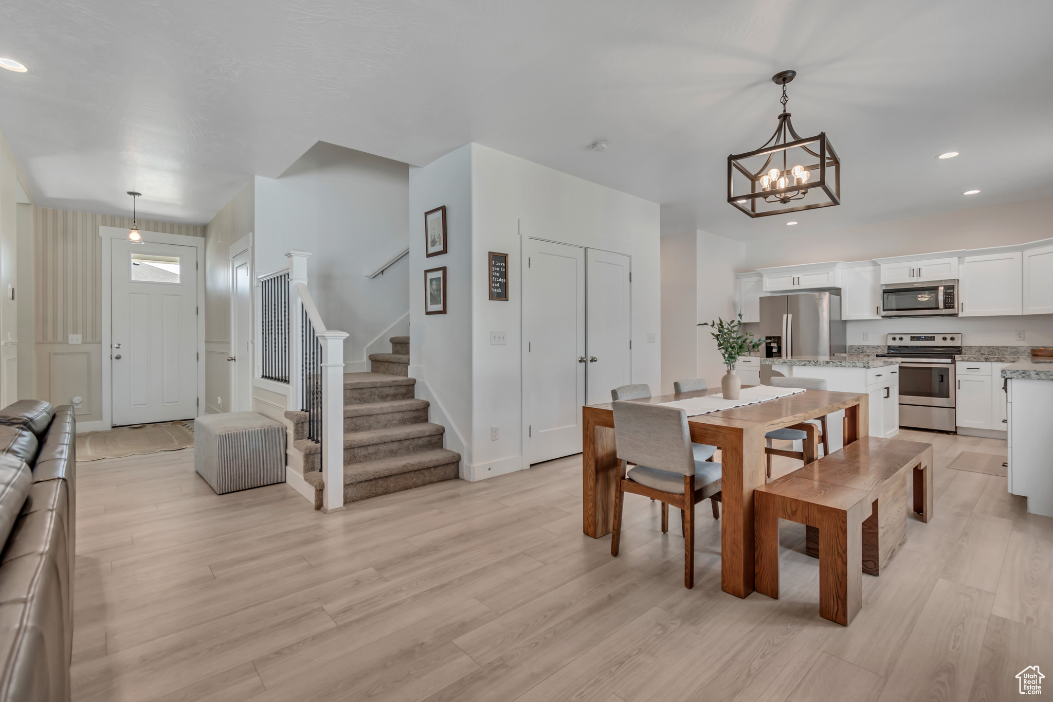 Eagle Mountain, Utah 84005, United States, 5 Bedrooms Bedrooms, ,4 BathroomsBathrooms,Residential,Active,169231