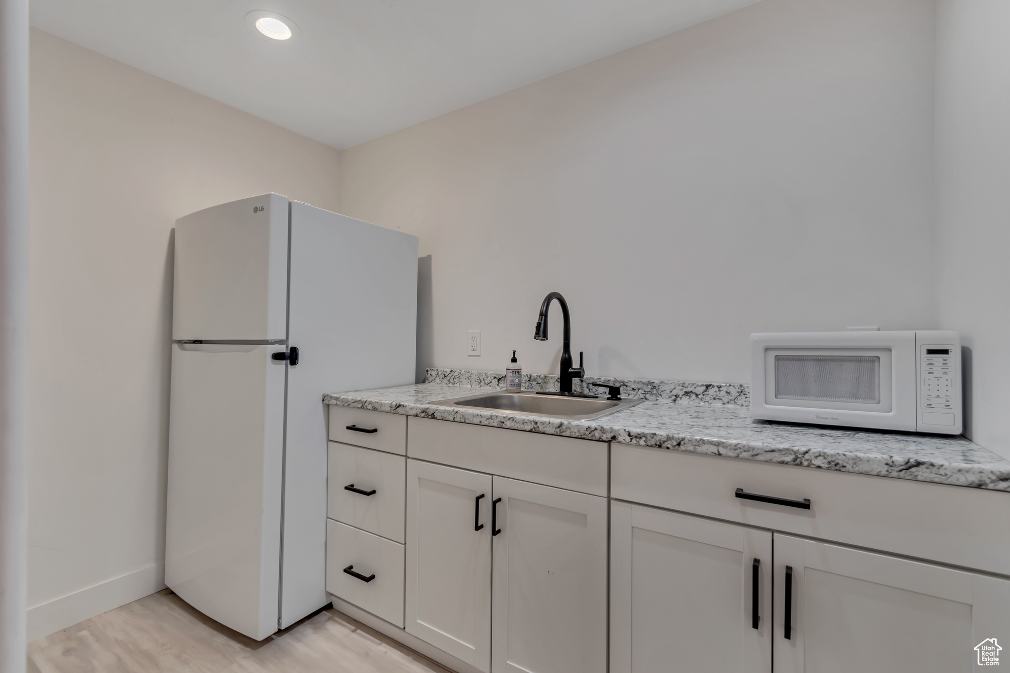 Eagle Mountain, Utah 84005, United States, 5 Bedrooms Bedrooms, ,4 BathroomsBathrooms,Residential,Active,169231