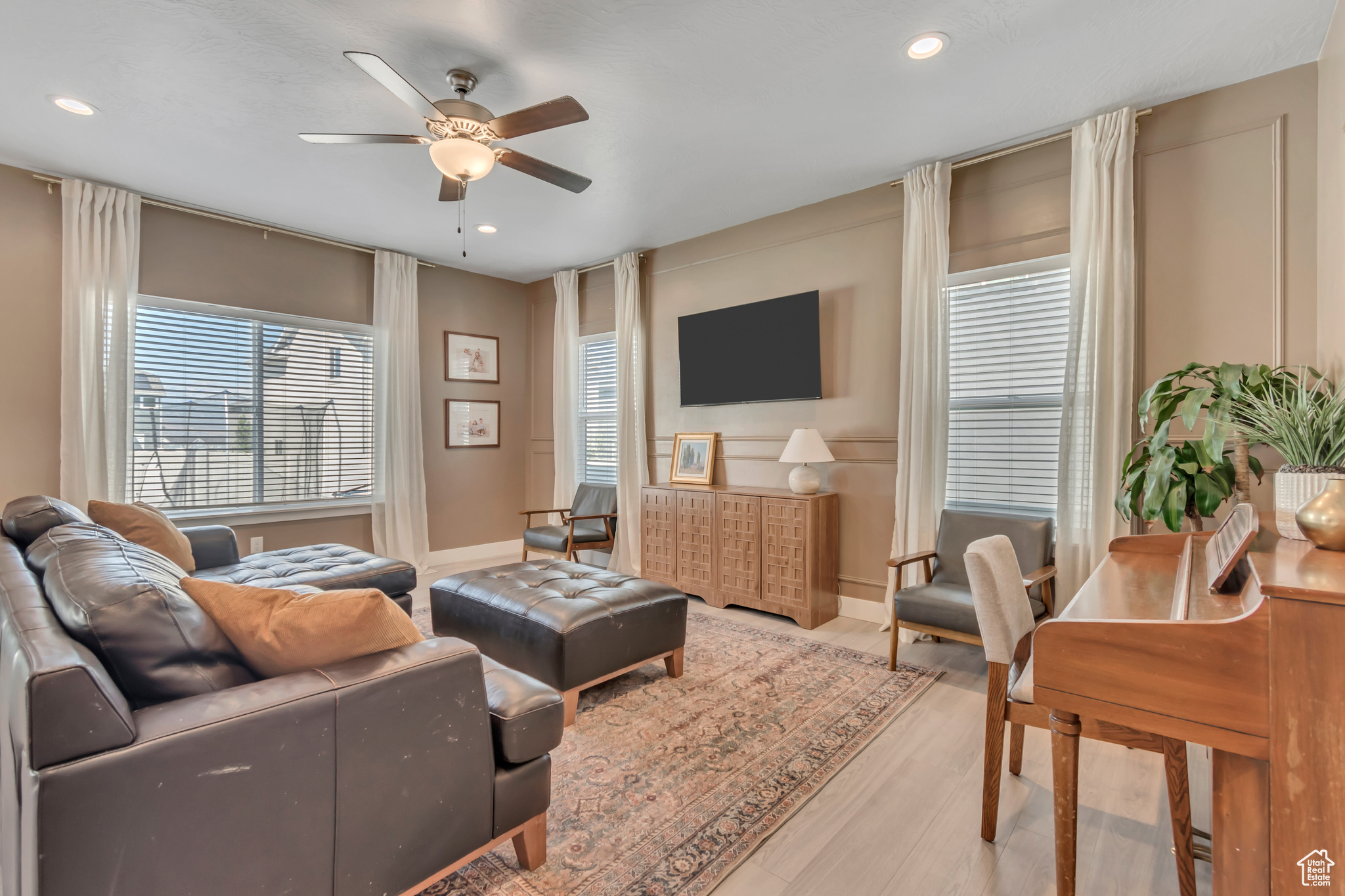 Eagle Mountain, Utah 84005, United States, 5 Bedrooms Bedrooms, ,4 BathroomsBathrooms,Residential,Active,169231