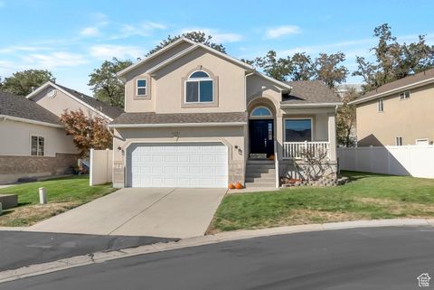 Photo of 1137 E PARKSTONE DR, Draper, UT 84020 (MLS # 2118579)