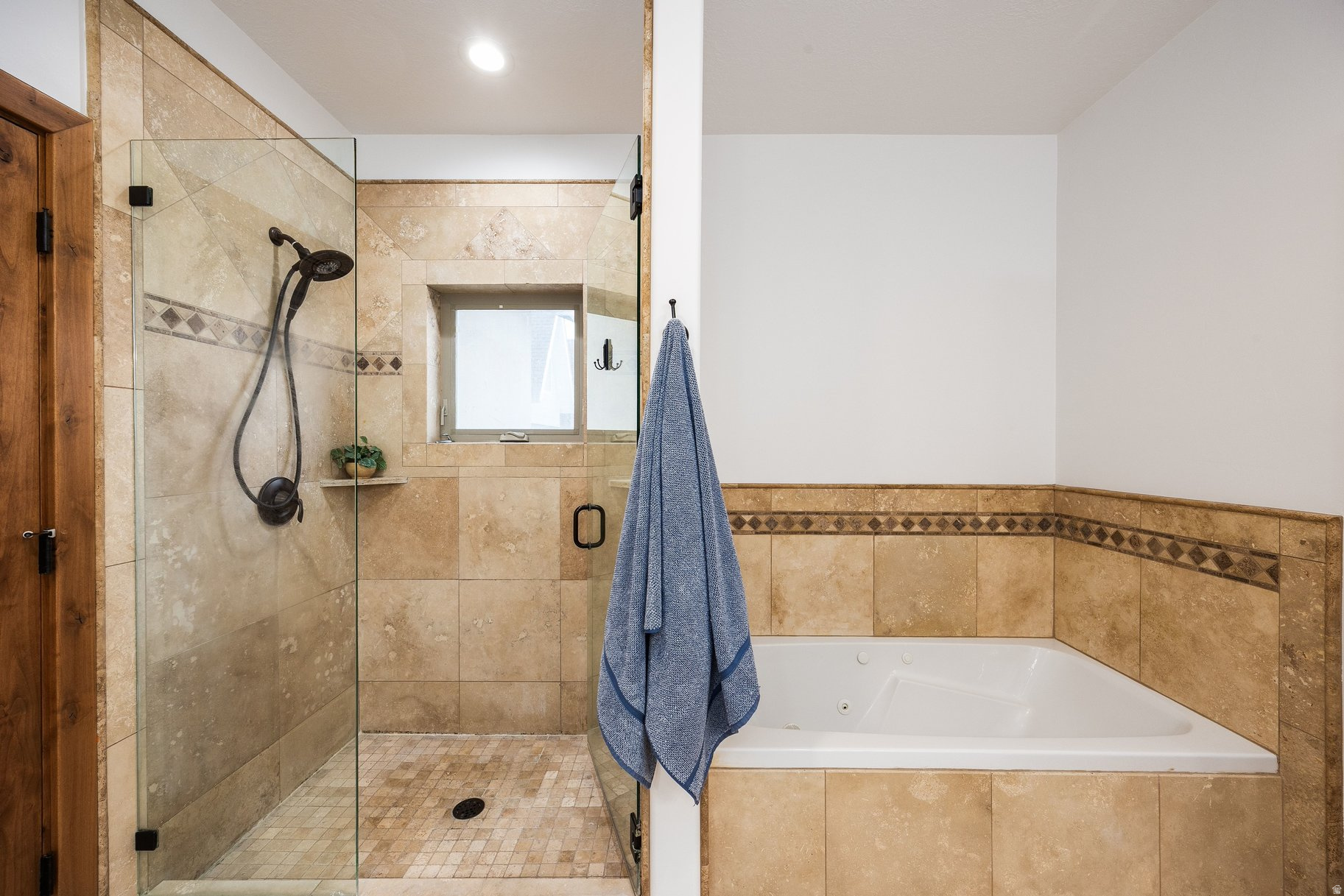 HIGHLAND ESTATES - Residential