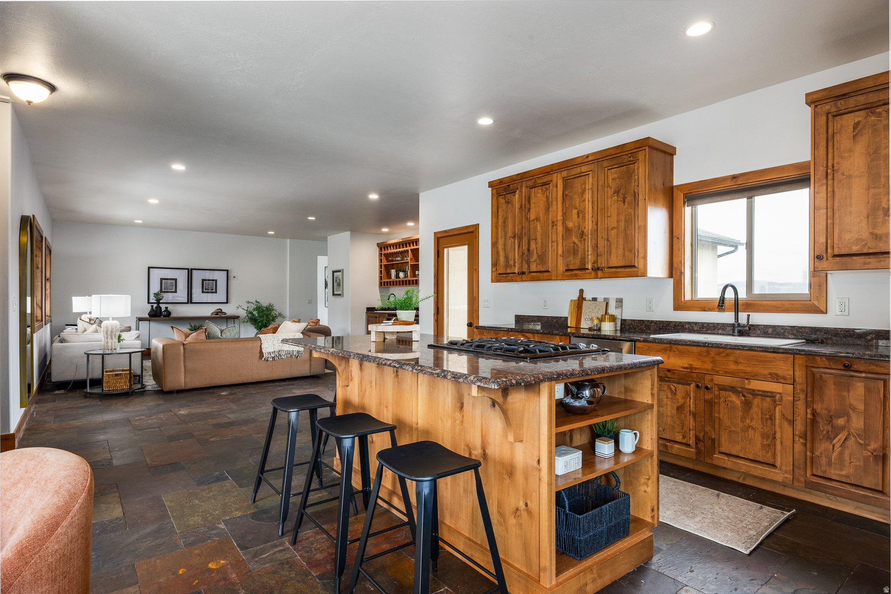 HIGHLAND ESTATES - Residential