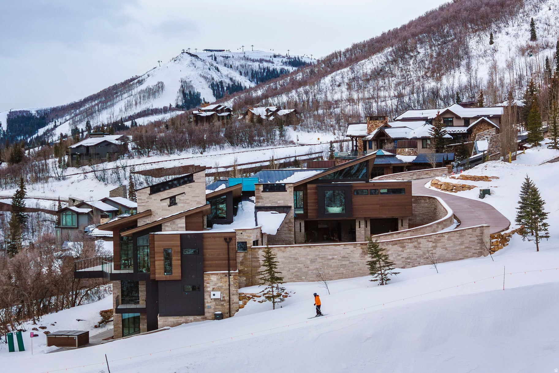 DEER CREST ESTATES - Residential