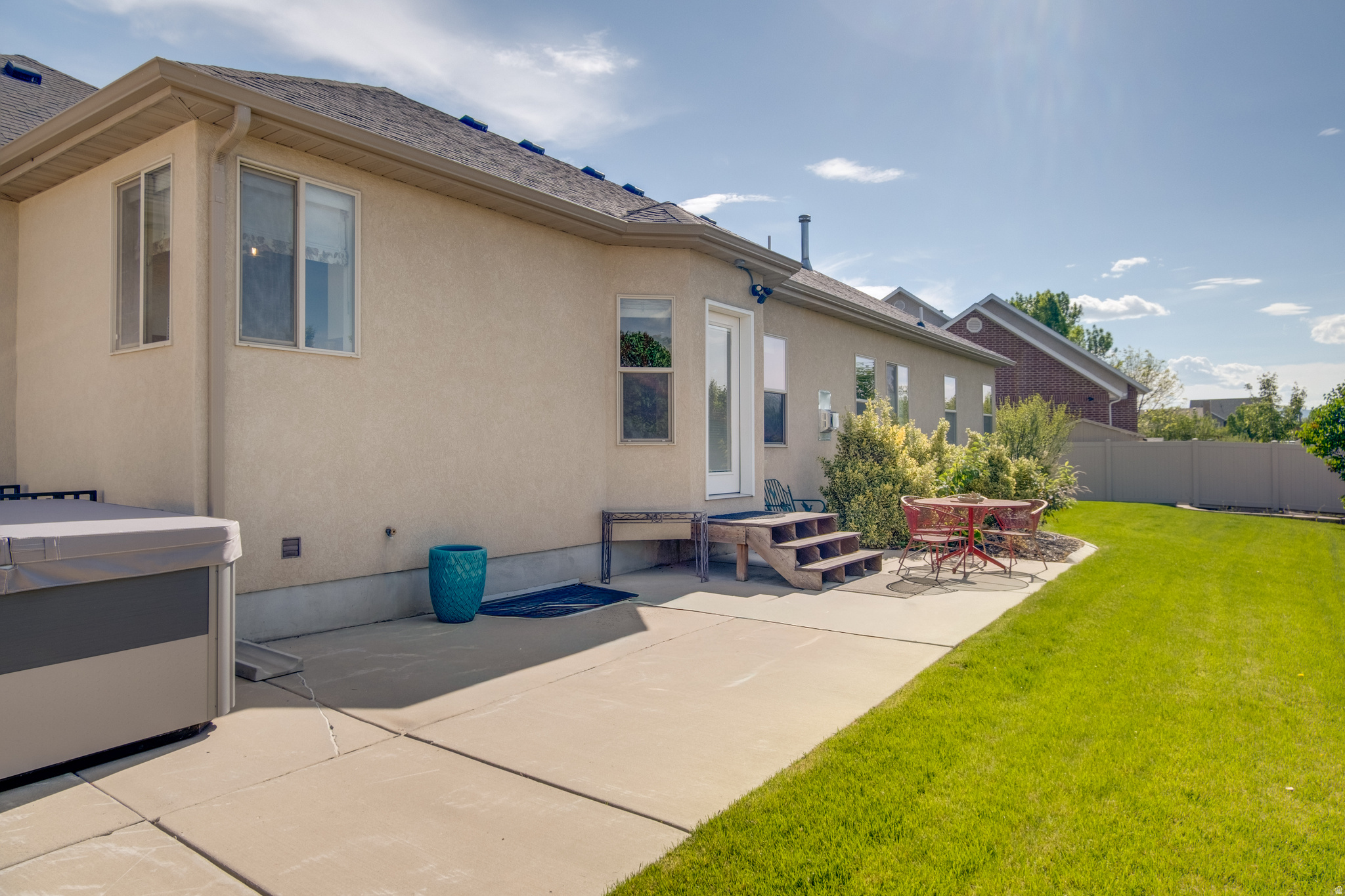 COYOTE COVE - Residential