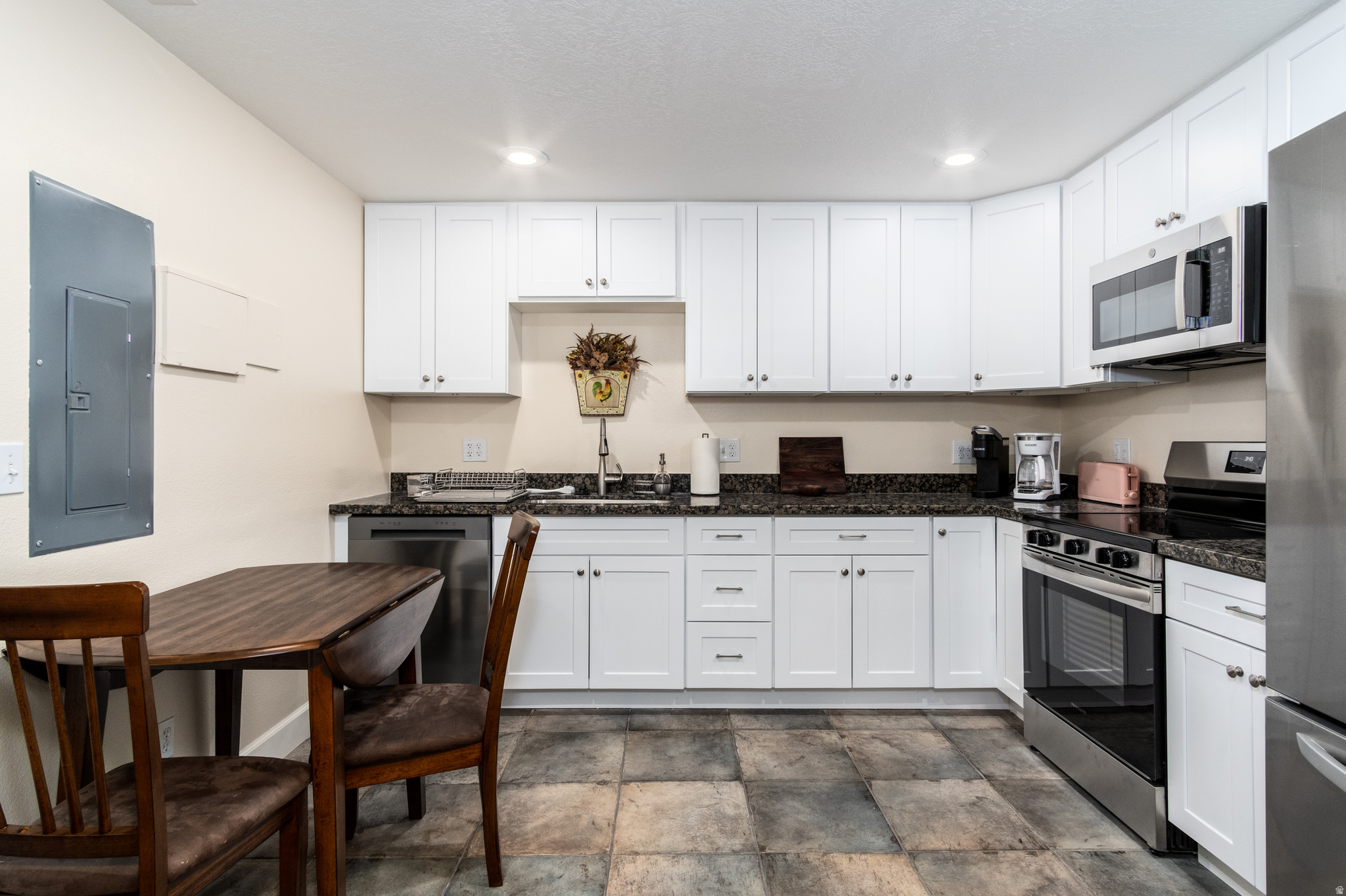 COYOTE COVE - Residential