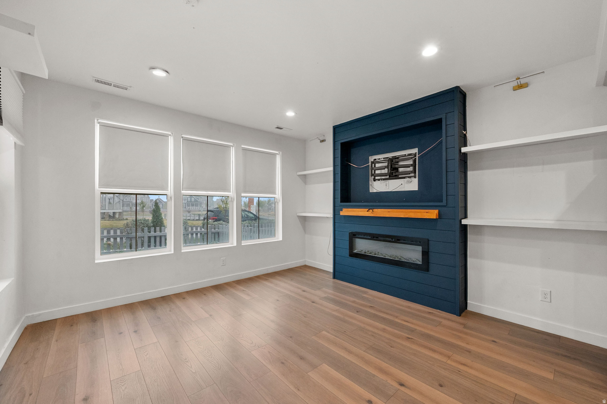 DAYBREAK - Residential