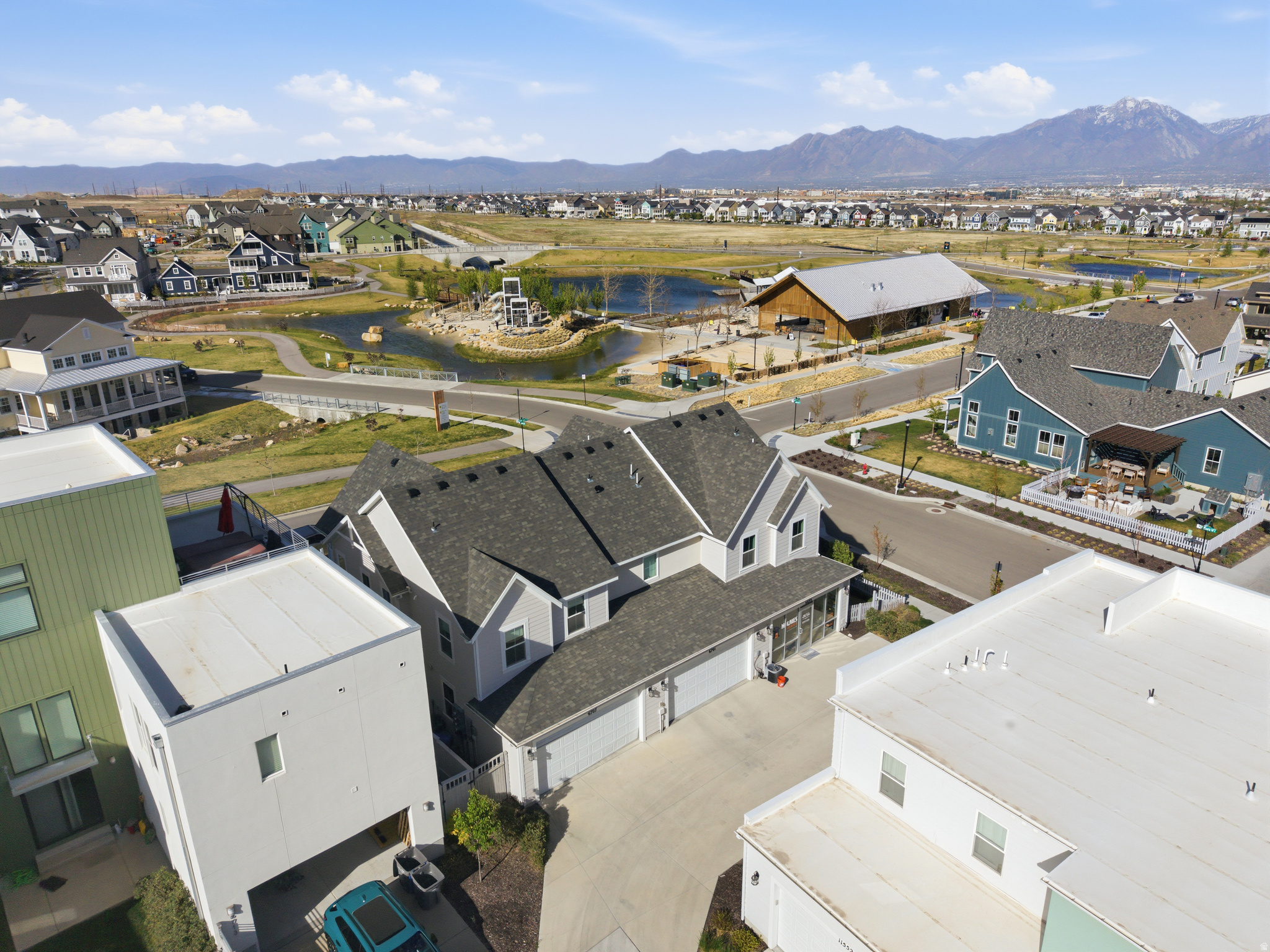 DAYBREAK - Residential