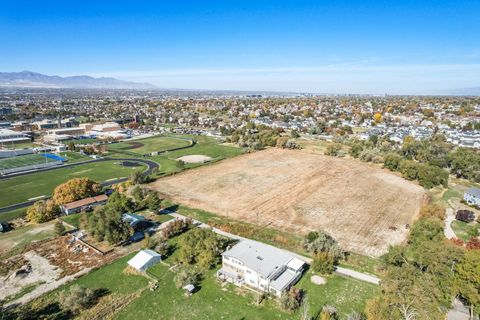 Tiny photo for 544 E 11900 S, Draper, UT 84020 (MLS # 2120703)