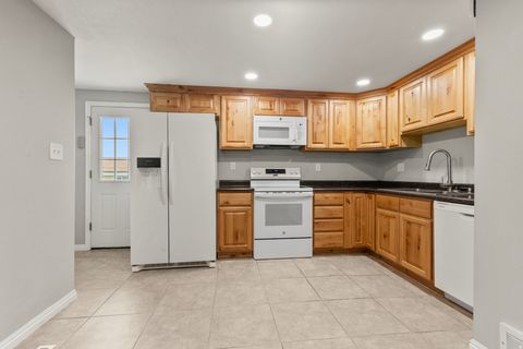 Tiny photo for 831 N VALERIA DR, Layton, UT 84041 (MLS # 2147654)