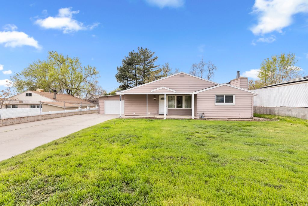 Photo of 831 N VALERIA DR, Layton, UT 84041 (MLS # 2147654)