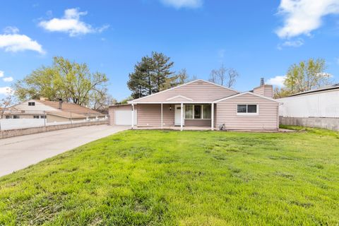 Tiny photo for 831 N VALERIA DR, Layton, UT 84041 (MLS # 2147654)