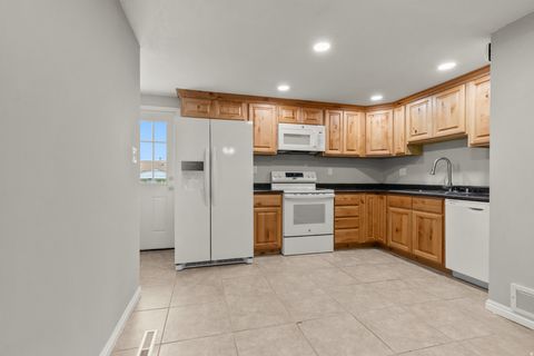 Tiny photo for 831 N VALERIA DR, Layton, UT 84041 (MLS # 2147654)