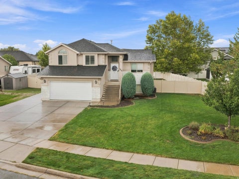 Homes For Sale - 1808 Heritage Pkwy<br/> Syracuse, UT 84075