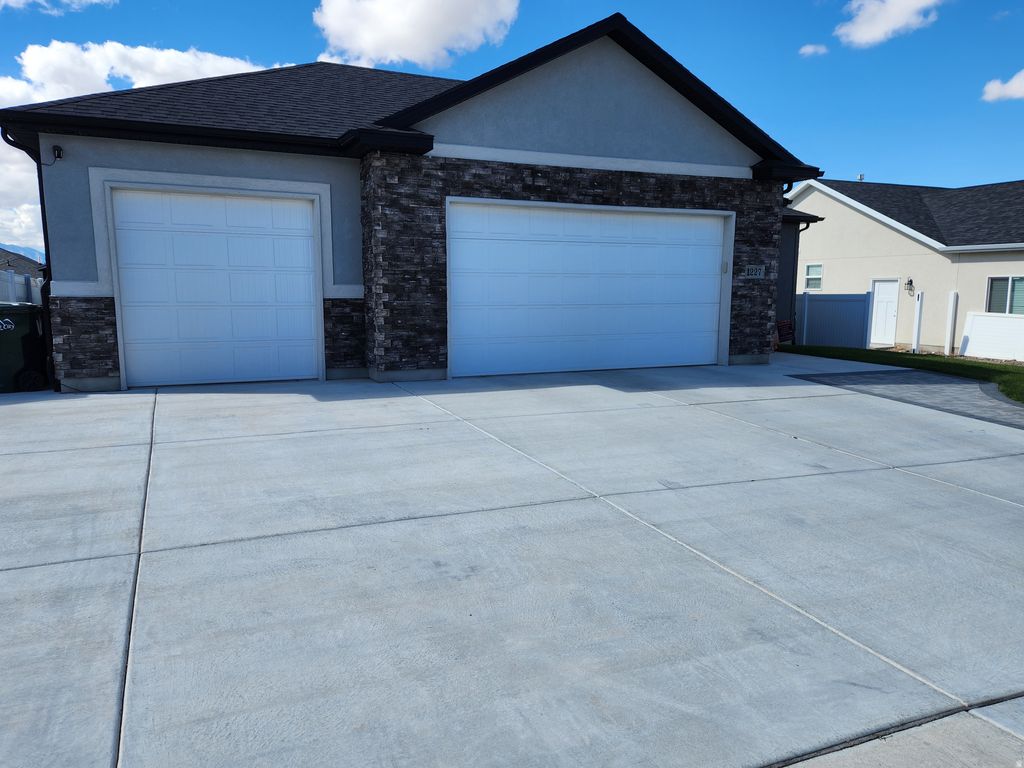 Photo of 1227 N 300 W, Tooele, UT 84074 (MLS # 2163592)