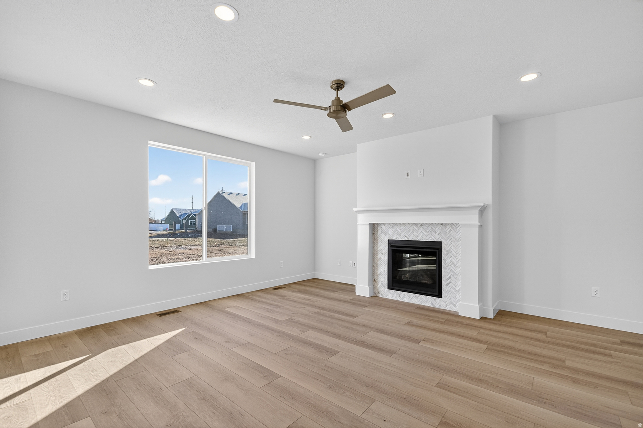 RIVERWOOD - Residential