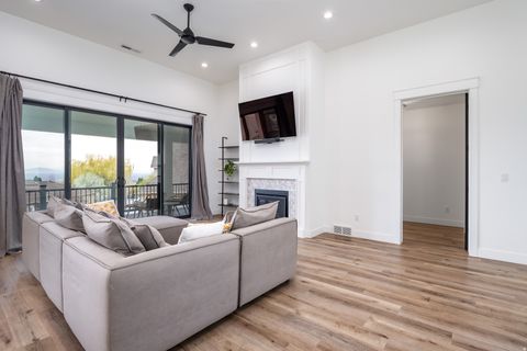 Tiny photo for 159 E 3900 N, North Ogden, UT 84414 (MLS # 2145617)