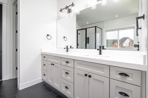 Tiny photo for 159 E 3900 N, North Ogden, UT 84414 (MLS # 2145617)