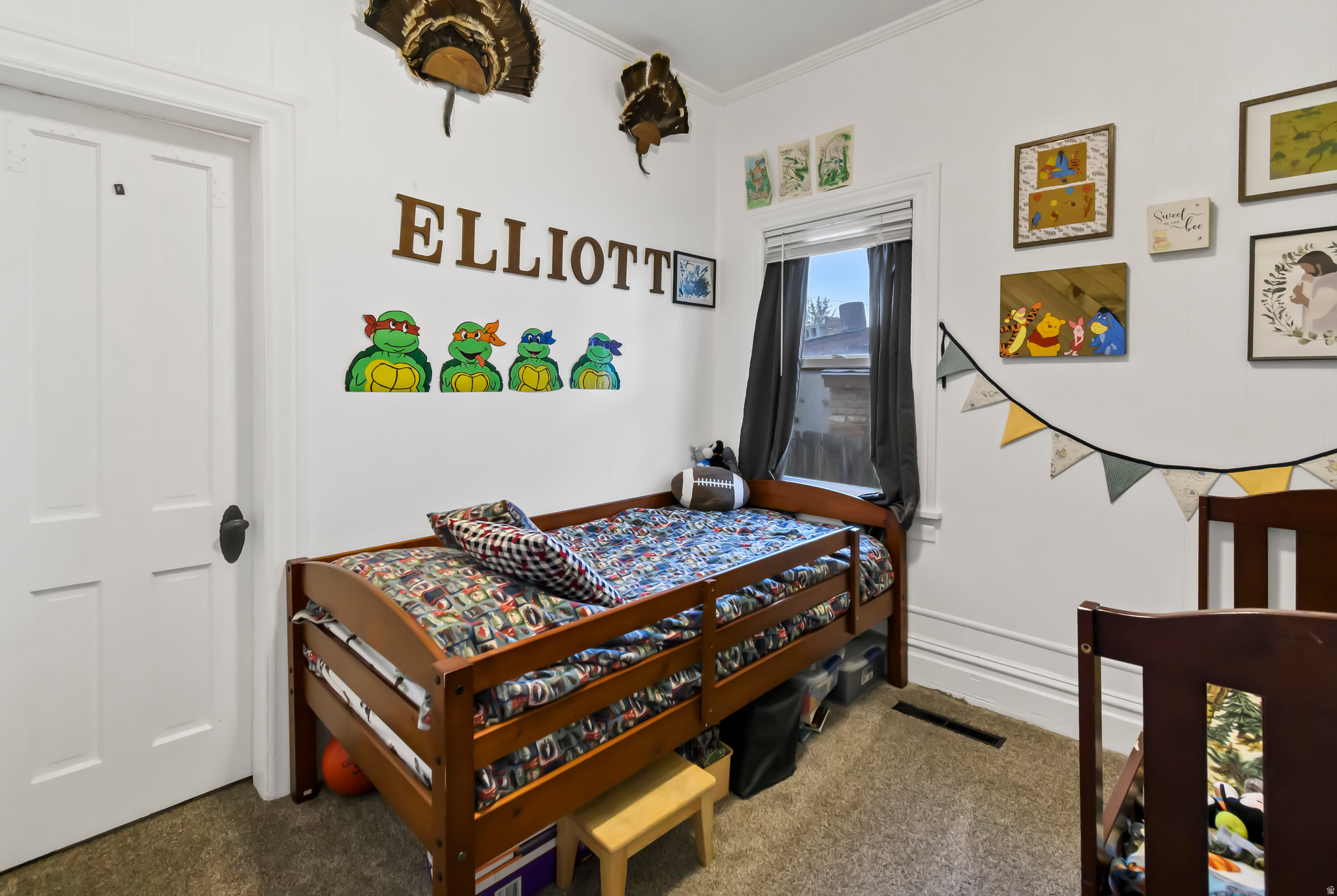 Main image without alt text