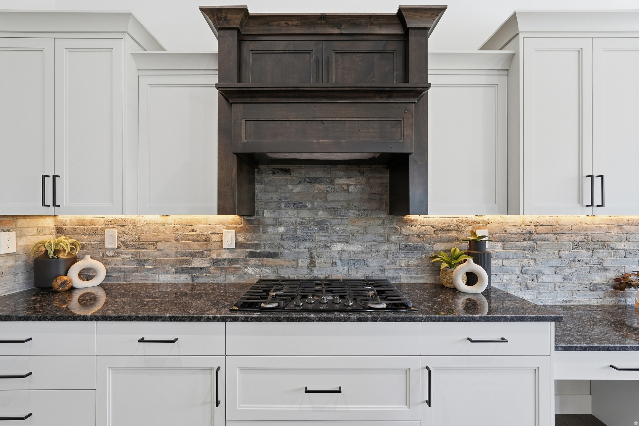 MAHOGANY RIDGE - Residential