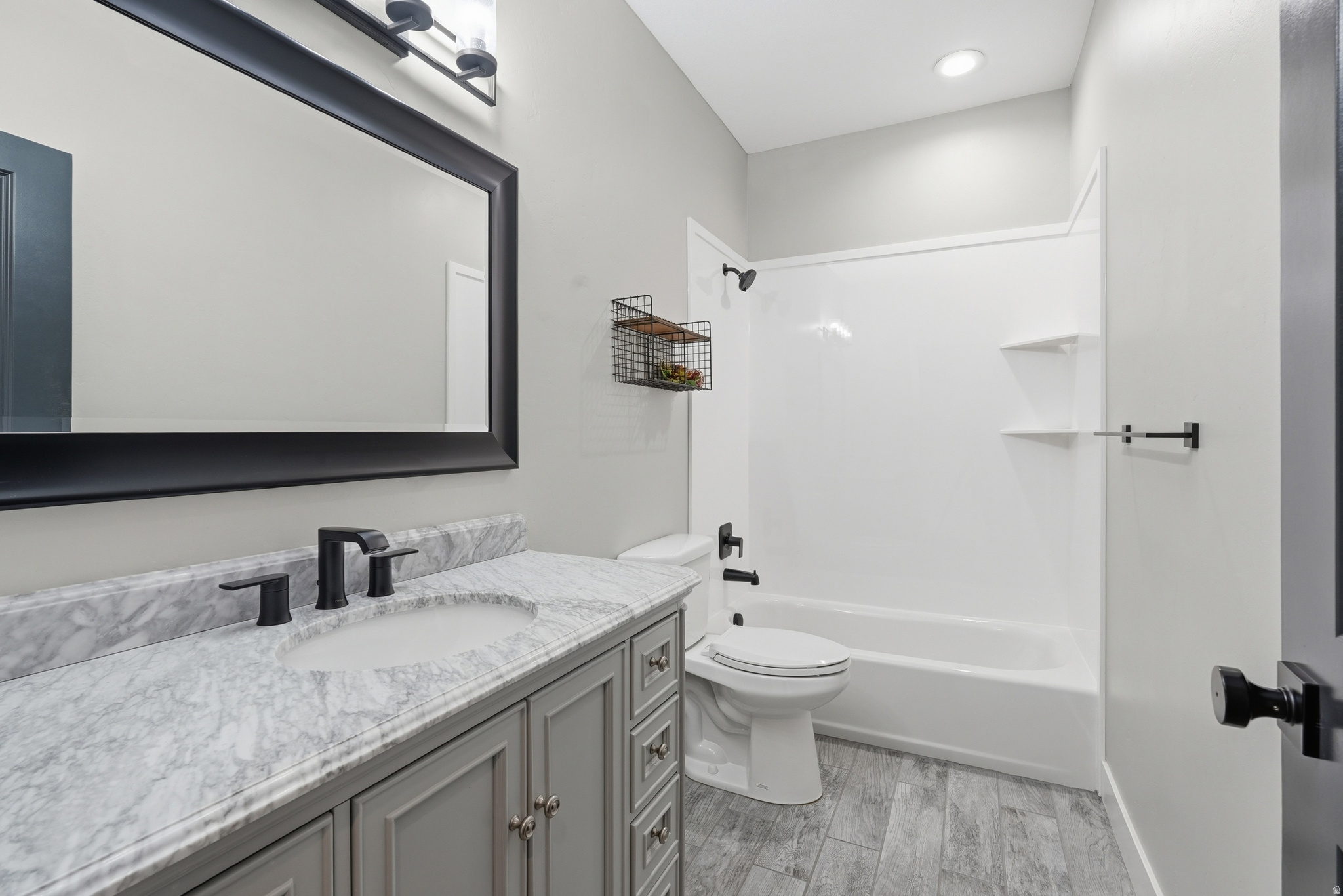 MAHOGANY RIDGE - Residential