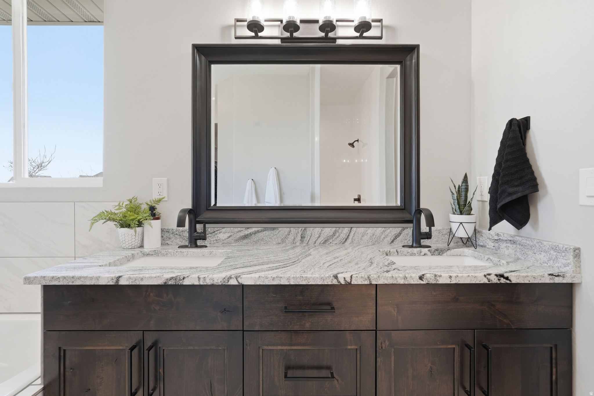 MAHOGANY RIDGE - Residential