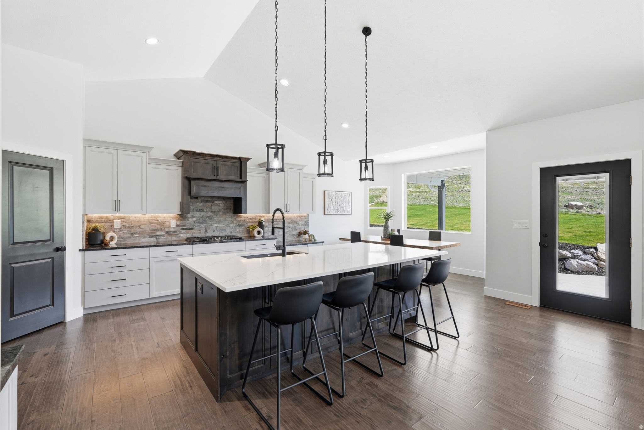 MAHOGANY RIDGE - Residential