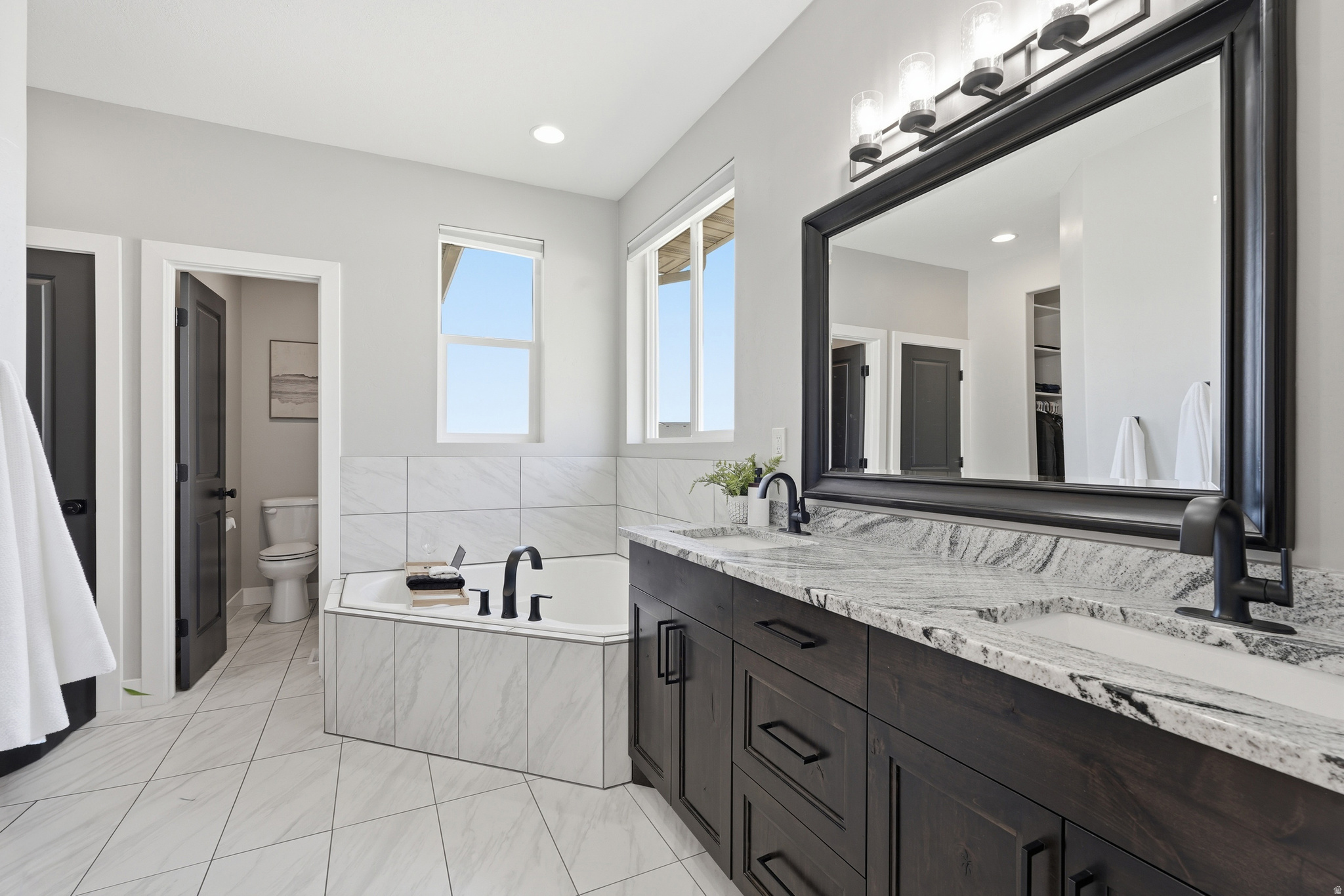 MAHOGANY RIDGE - Residential