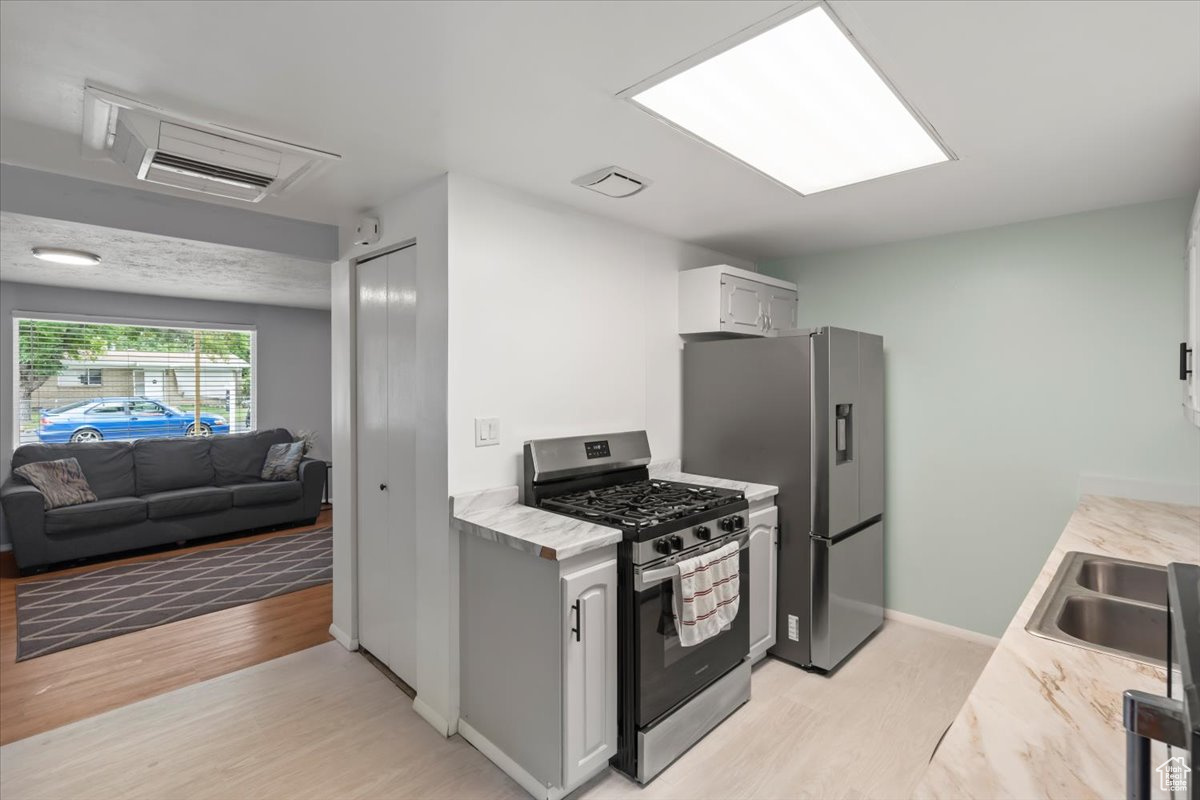 HILLSDALE - Residential