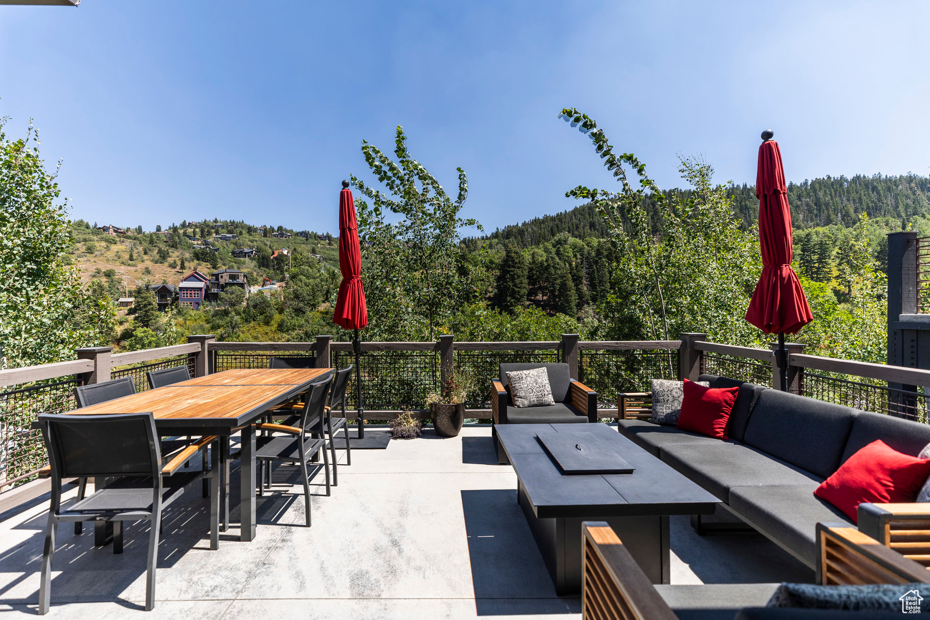 KING RIDGE ESTATES - Residential