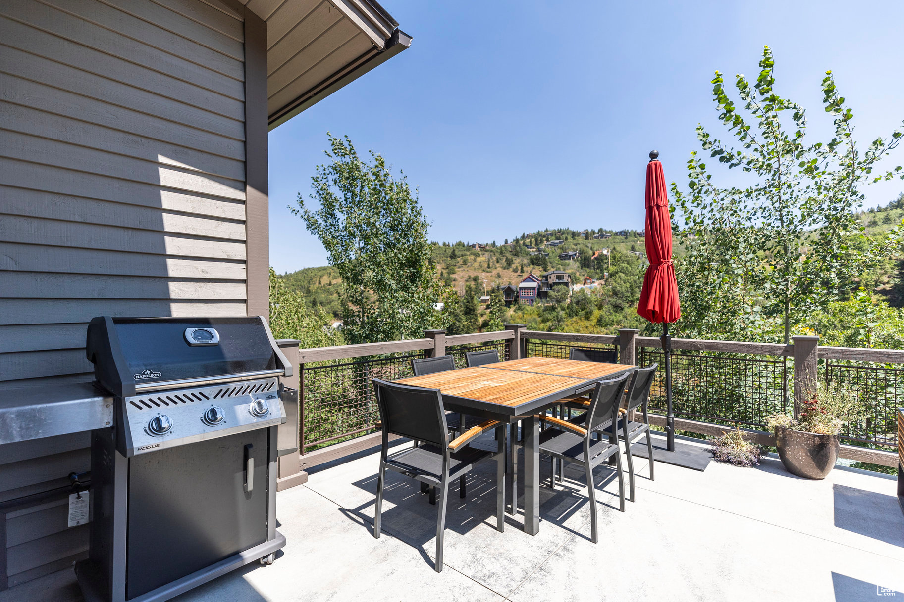 KING RIDGE ESTATES - Residential