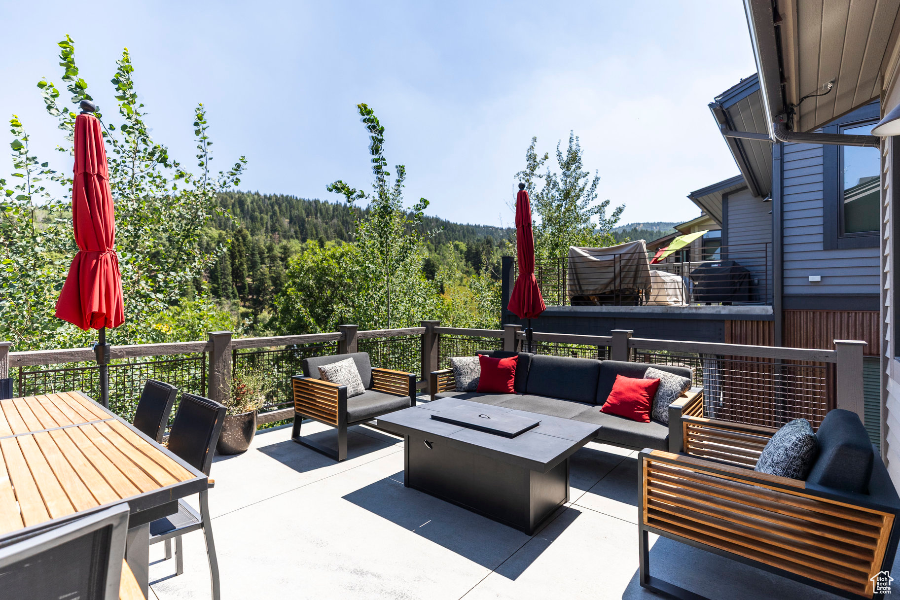 KING RIDGE ESTATES - Residential