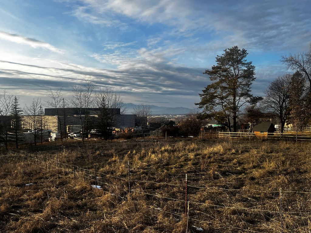 Photo of 375 N 400 E, Hyde Park, UT 84318 (MLS # 2134087)